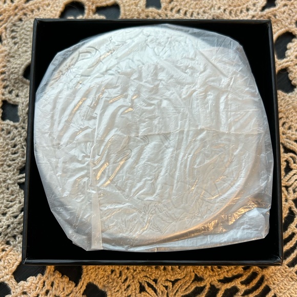 Gucci Flora Mirror with Floral Motif - Picture 2 of 6